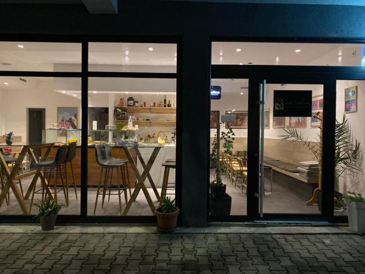 Sandra Apartmani Vrsac Luaran gambar